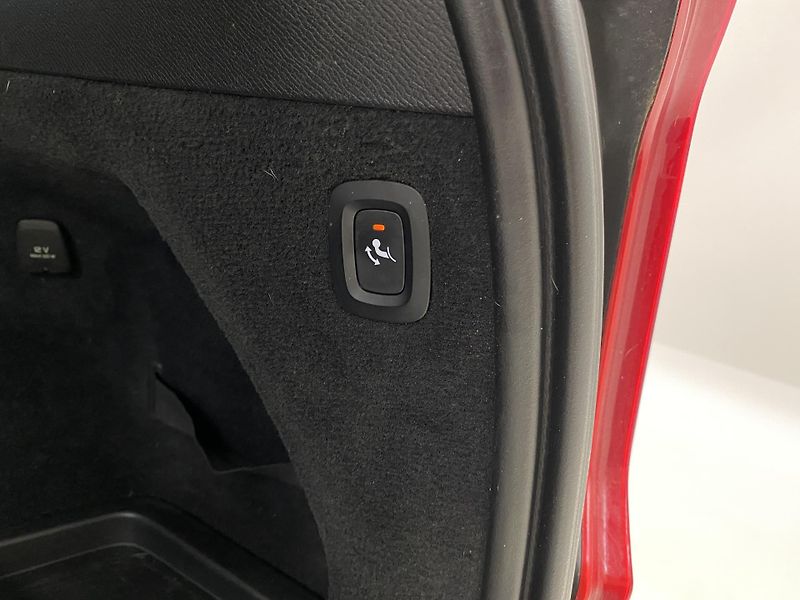 Volvo XC90 D5 AWD INSCRIPTION REZERVACE - fotka 34 z 49