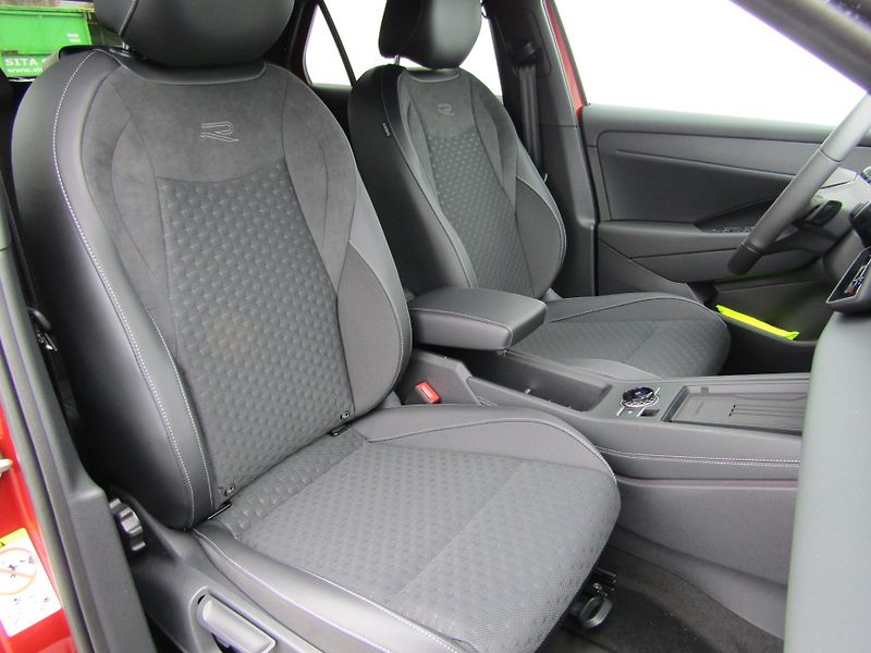 Volkswagen T-Roc R-Line 1,5 eTSI 110 kW 7DSG - fotka 22 z 30
