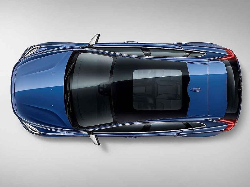 Volvo V40.