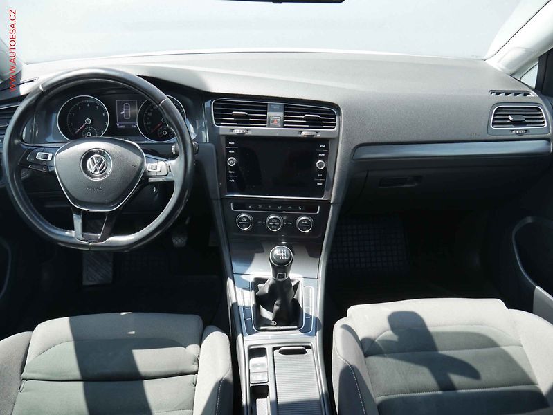 Volkswagen Golf (2018) 1.5 TSi, ČR, Comfortline - fotka 8 z 14