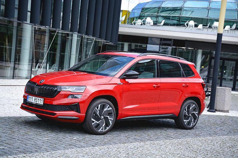 Škoda Karoq (2023) Sportline Exclusive 2,0 TSI 14 - fotka 15 z 37