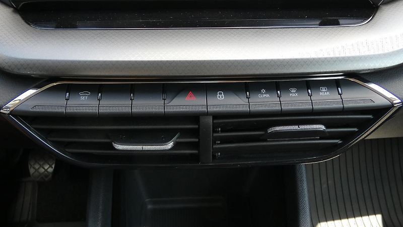 Škoda Octavia Combi 2,0 TDI Ambition - fotka 17 z 23