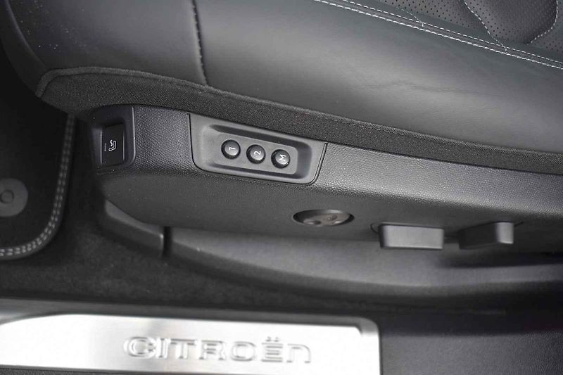 Auto jsme prověřili také v náročném terénu Jizerských hor