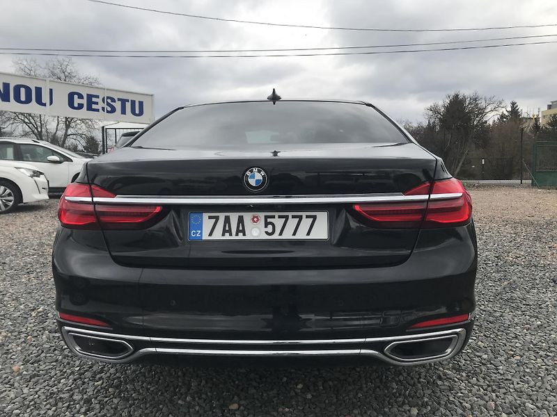 BMW Řada 7 730D X-DRIVE ,360,HUD,ČR,DPH.. - fotka 6 z 17