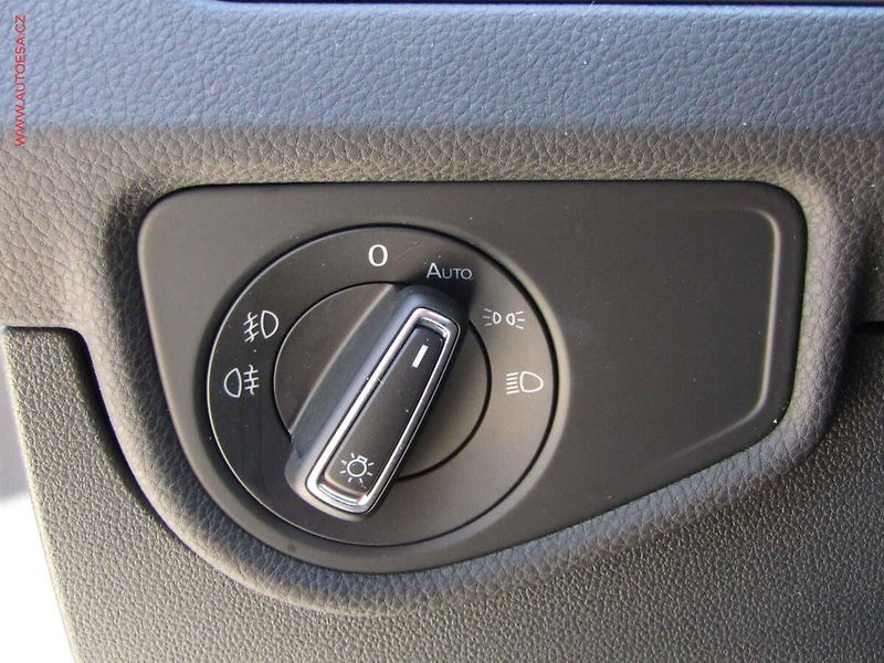 Volkswagen Touran (2022) 2.0 TDi, Comfortline, DSG - fotka 12 z 20