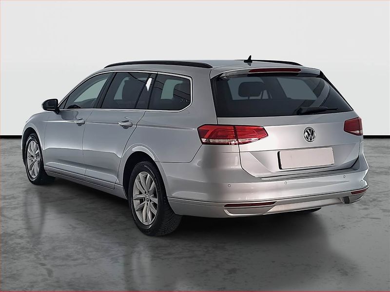 Volkswagen Passat (2019) 2.0 TDI, Automat, Kůže, Navi - fotka 4 z 17