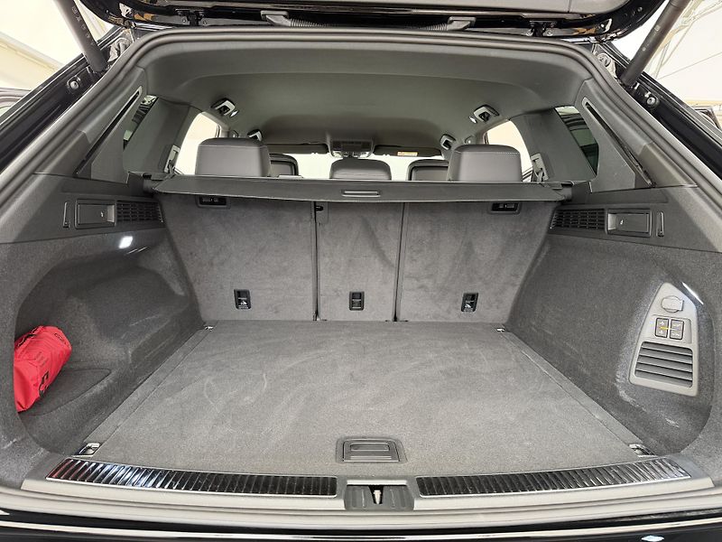 Volkswagen Touareg 3.0Tdi*1-MAJ*DPH*HUD*R-LINE* - fotka 13 z 47