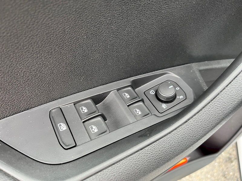 Škoda Karoq (2024) SPORTLINE TSI 1.5/110KW 7AP - fotka 20 z 37