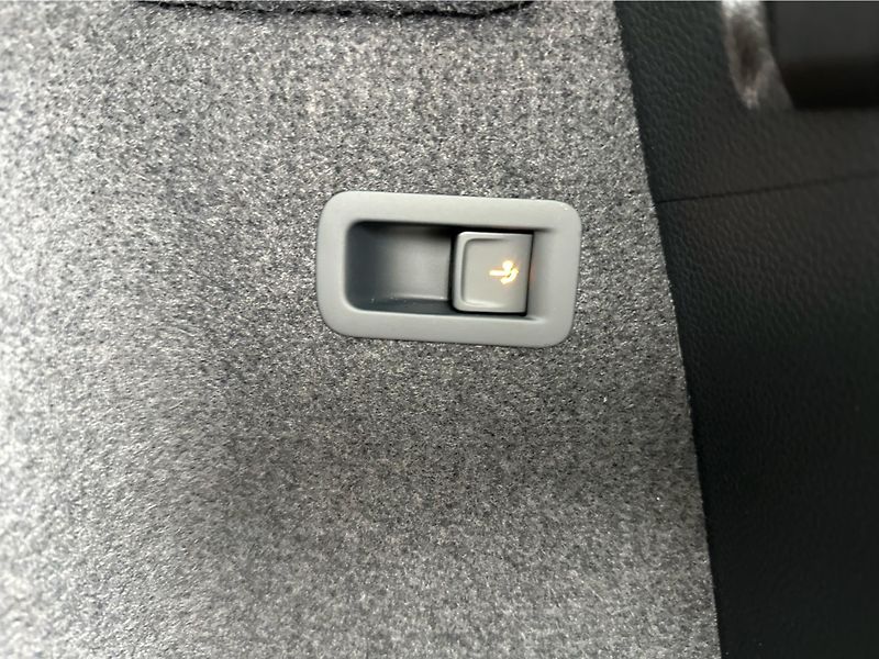 Škoda Karoq (2026) 1,5 TSI 110 kW 7-stup. automat - fotka 12 z 24