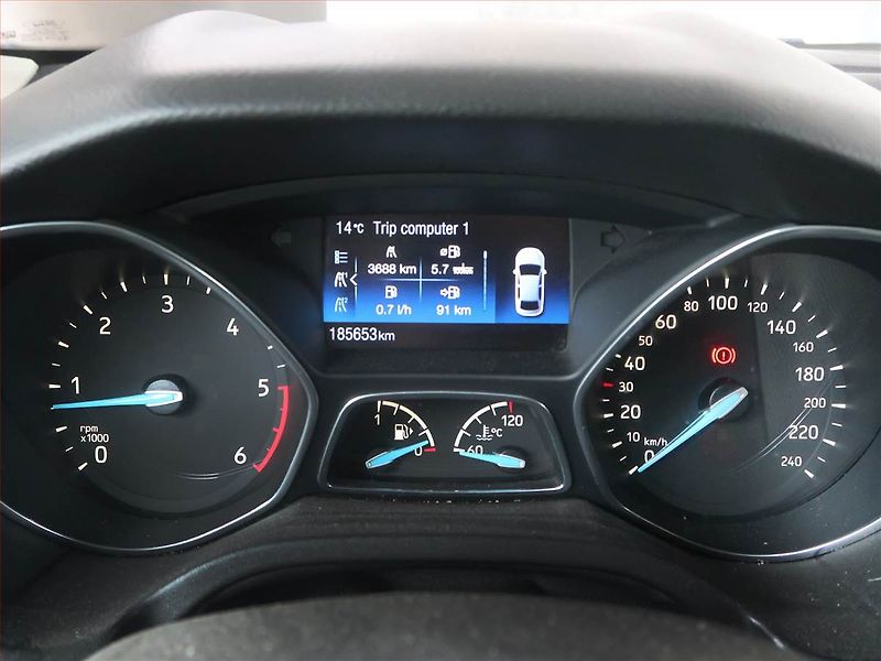 Ford Focus (2015) 1.5 TDCi, Tempomat - fotka 10 z 14