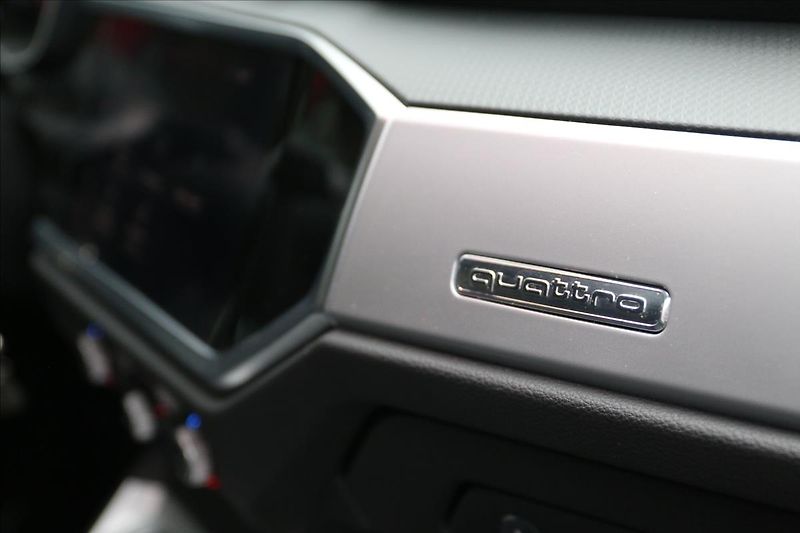 Audi Q3 (2020) 2,0 TSFi Quattro DSG - fotka 32 z 54