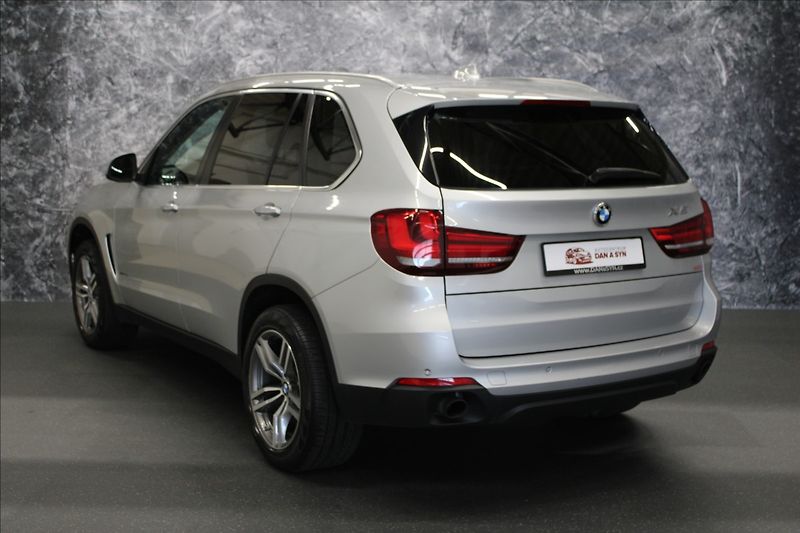 BMW X5 2,0 xDrive25d Steptronic 7míst - fotka 3 z 32