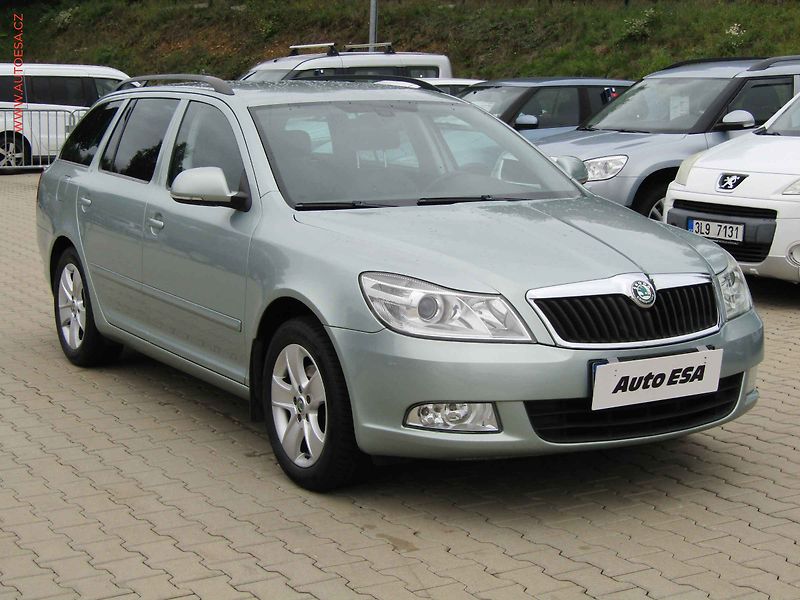 Škoda Octavia (2011) 2.0 TDi, 1.maj, AC, park - fotografie inzerátu