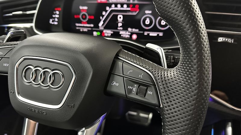Audi RS Q8 TOP STAV / PLNÁ VÝBAVA  - fotka 45 z 54