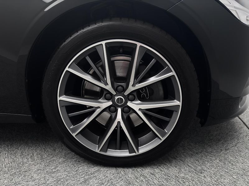 Volvo S90 T6 AWD MOMENTUM AUT 1.maj - fotka 53 z 53