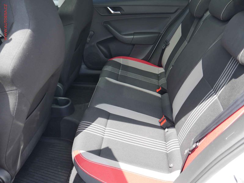 Škoda Rapid (2015) 1.2 TSi, 2.maj,ČR, Monte - fotka 10 z 15