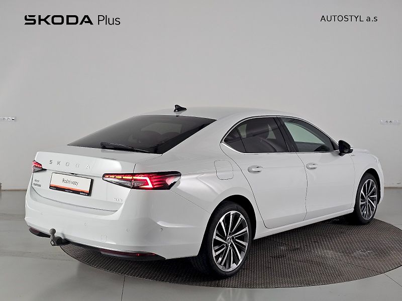 Škoda Superb (2025) 2.0TDI 142kW 4x4 DSG LAURIN A - fotka 2 z 32