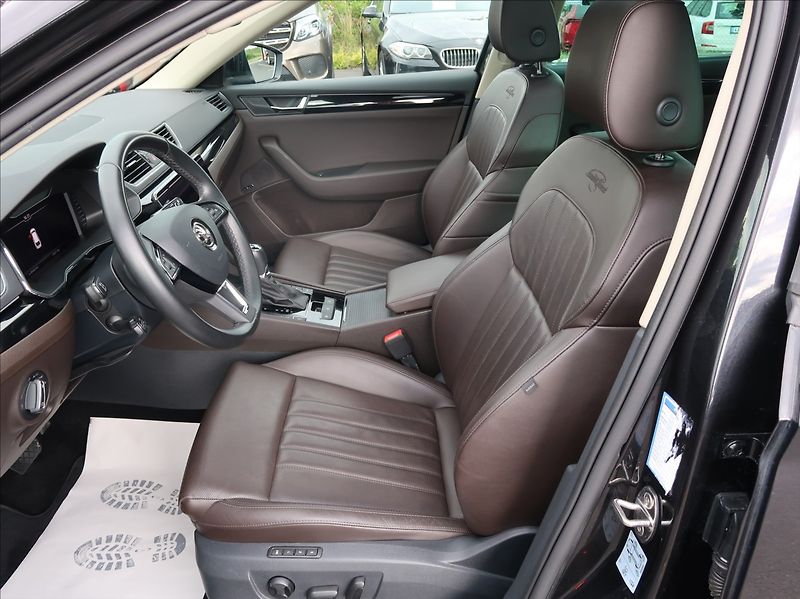 Škoda Superb 2,0 TSi,200kW,NovéČR,L&K,4x4 - fotka 12 z 32