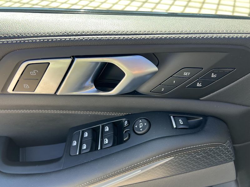 BMW X5 40d M Sport VZDUCH - fotka 17 z 22