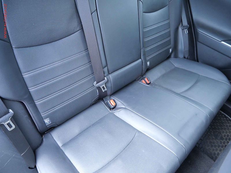 Toyota RAV4 (2020) 2.5HYBRID 4x4, ČR, servis - fotka 13 z 25