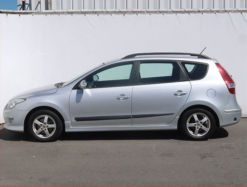 Hyundai i30 (2010) 1.4 CVVT, LPG, Serv.kniha - fotka 3 z 17