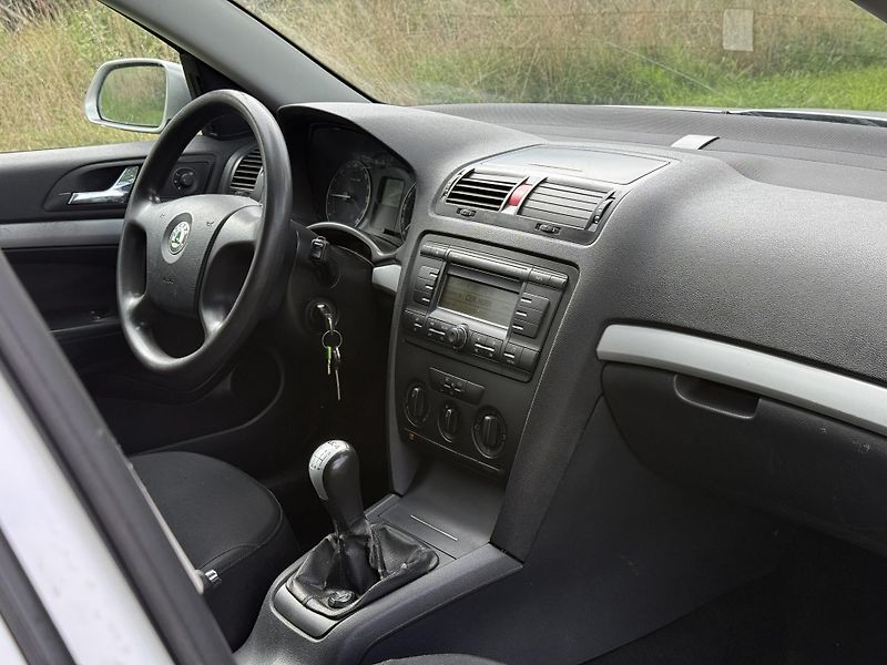 Škoda Octavia (2006) 1.9 TDi 77kw 4x4 kombi - fotka 13 z 19