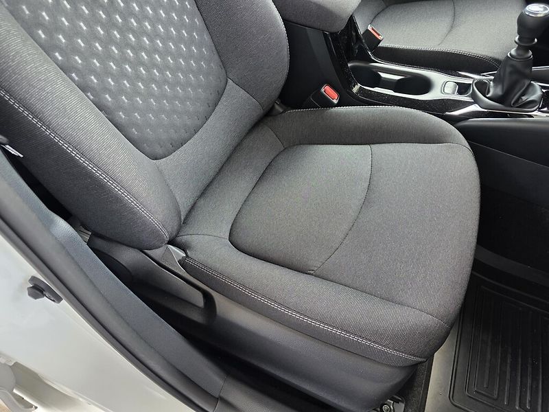 Toyota Corolla 1,5i / 92 kW Comfort Tech - fotka 21 z 25