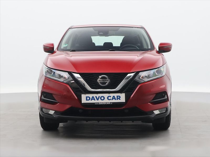 Nissan Qashqai 1,3 DIG-T 116kW DCT Shiro - fotka 2 z 37