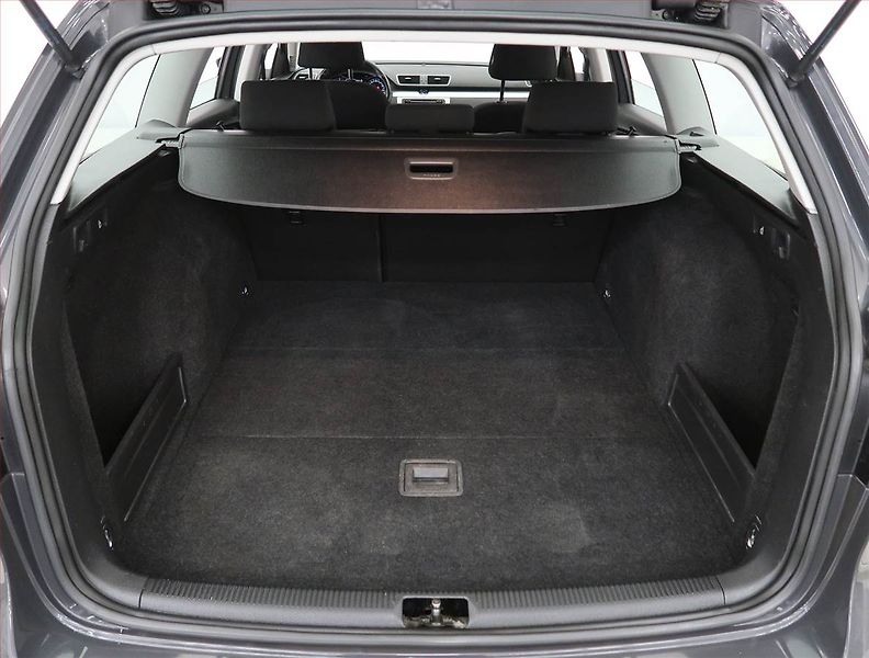 Volkswagen Passat (2013) Comfortline 2.0 TDI, Automat - fotka 14 z 21