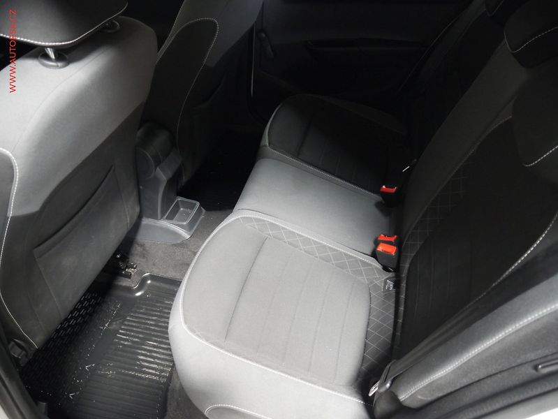 Škoda Fabia (2019) 1.0 TSi, ČR, AC, tempo, park - fotka 10 z 18