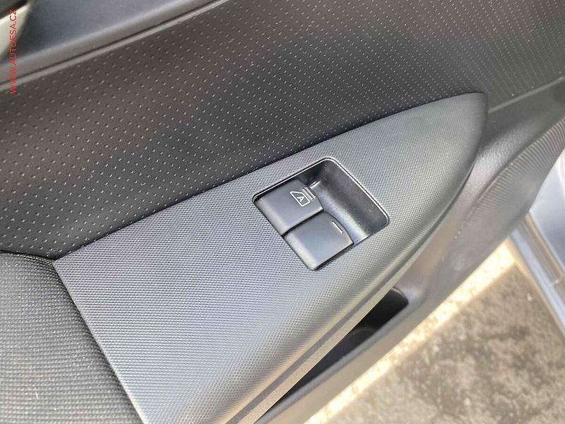 Nissan Note (2013) 1.5 dCi, Klima - fotka 11 z 12