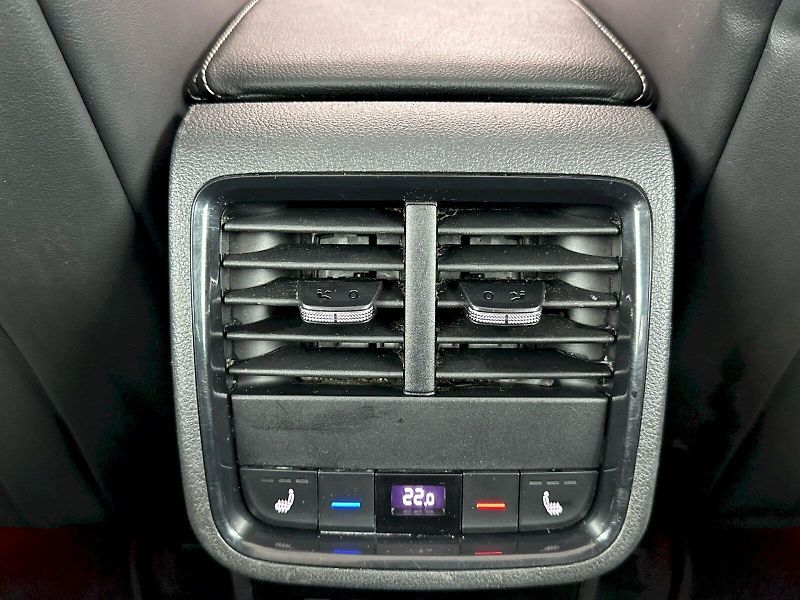 Škoda Octavia (2023) Combi 2.0 TSI 180 kW RS - fotka 34 z 40