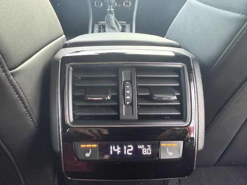 Škoda Superb (2023) 2,0tdi 147kw L&K 4x4 DSG - fotka 29 z 80