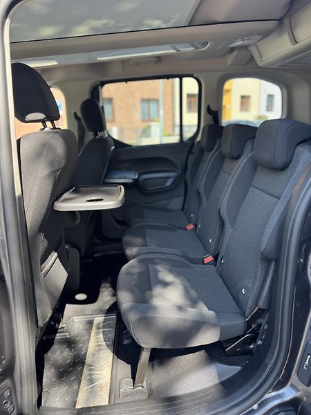Peugeot Rifter (2019) 1.5 HDi - fotka 21 z 24