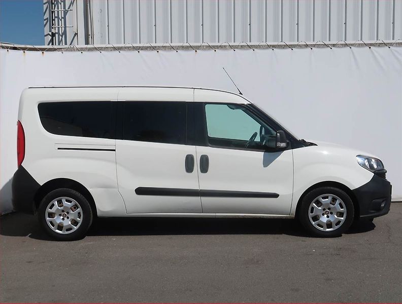 Fiat Dobló (2017) Maxi 1.6 MultiJet, 5Míst, ČR - fotka 6 z 15