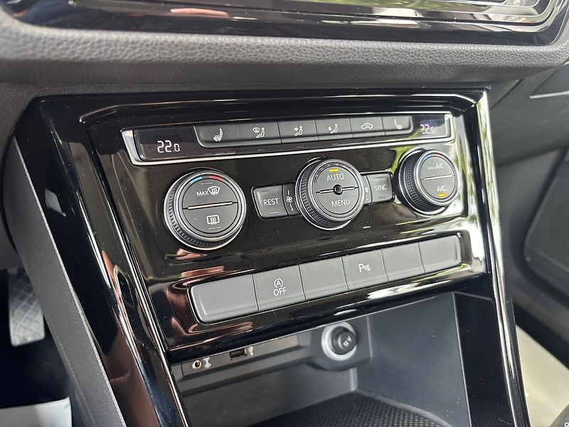 Volkswagen Touran 2.0TDi/2017/7MÍST.MAN6.110KW-Z - fotka 39 z 50