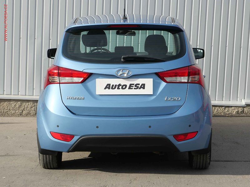 Hyundai ix20 (2012) 1.4i, ČR, AC, park.asist - fotka 5 z 17