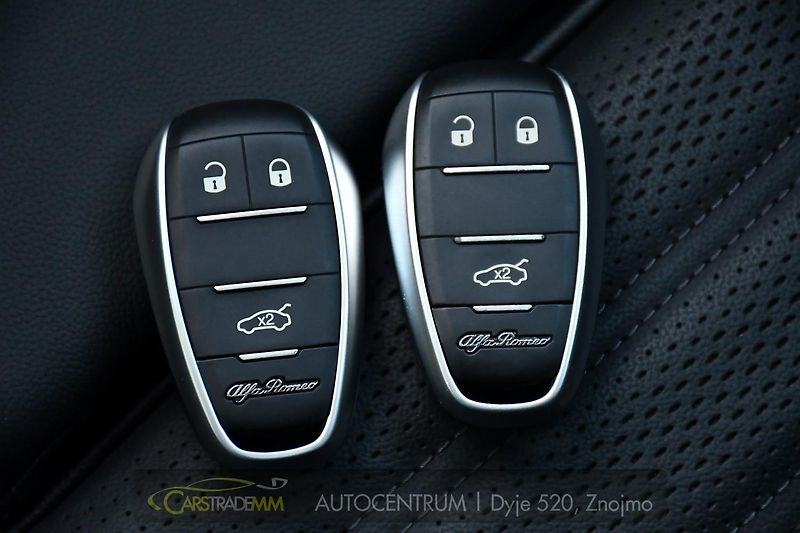 Alfa Romeo Stelvio 2.9V6 Bi-T.382 kW QUADRIFOGLIO - fotka 38 z 56