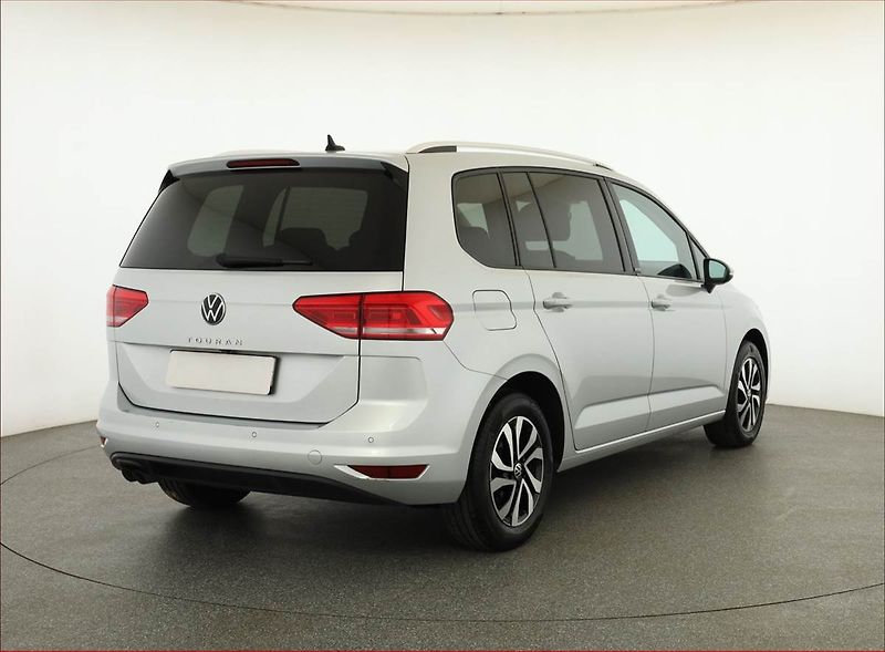 Volkswagen Touran (2022) Active 2.0 TDI, Automat - fotka 5 z 18