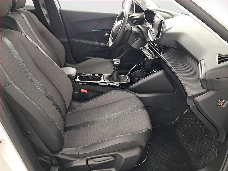 Peugeot 2008 (2023) Allure 1.2 PureTech - fotka 9 z 16
