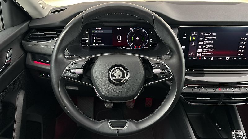 Škoda Octavia 1.0 TSI Style Combi - fotka 9 z 26