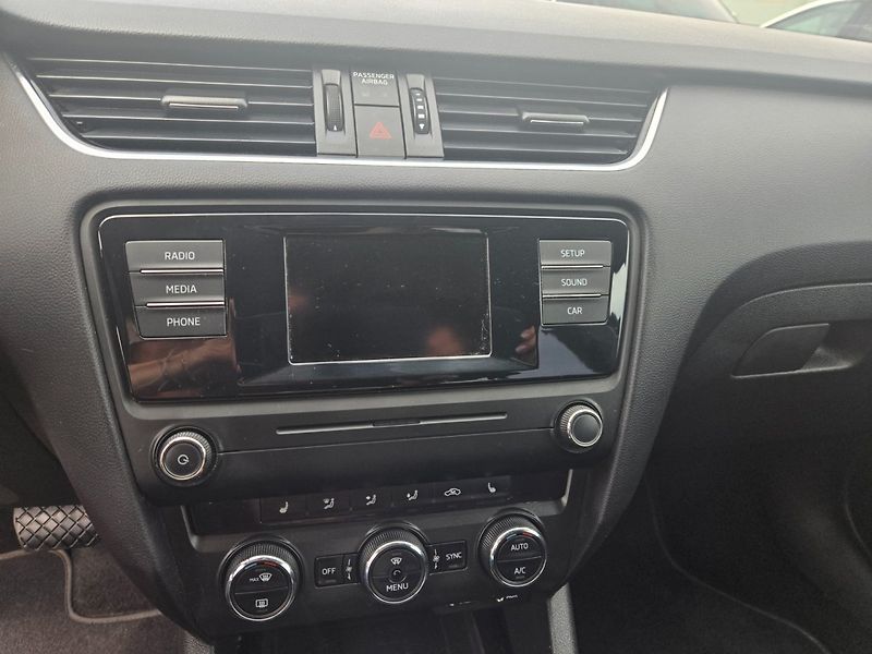 Škoda Octavia (2015) 2.0 TDI SCOUT DSG TOP 4x4 - fotka 12 z 28