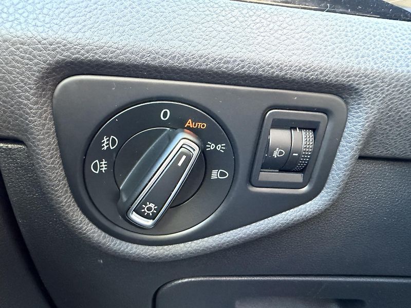Volkswagen Touran 2.0 TDI HIGHLINE TAŽNÉ ROZVODY - fotka 15 z 41
