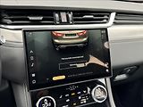 Jaguar F-Pace 3,0 P400 R-Dynamic SE AWD AT - náhled 28
