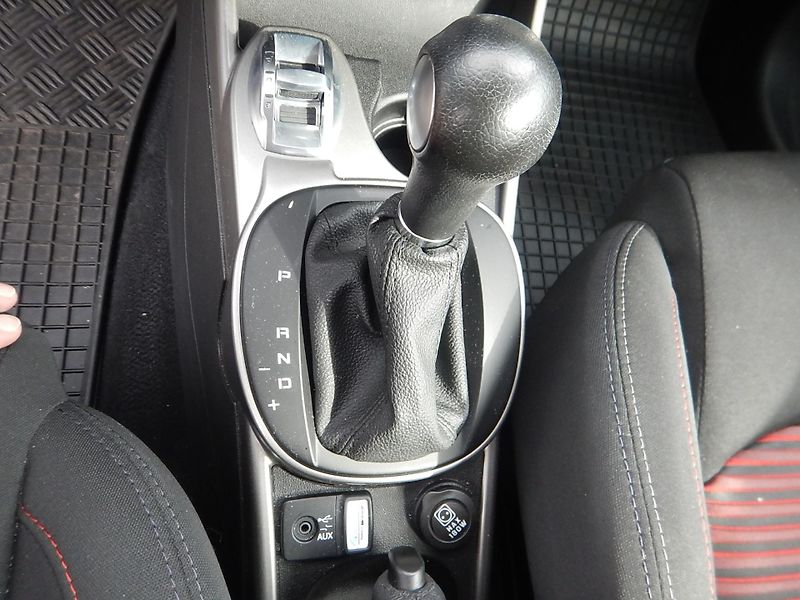 Alfa Romeo MiTo 1.4 T 135, AUTOMAT, KLIMA - fotka 20 z 26