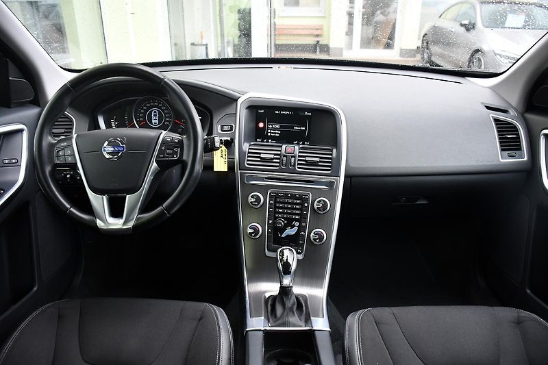 Volvo XC60 D4 A/T ČR 2XALU PO ROZVODECH - fotka 6 z 31