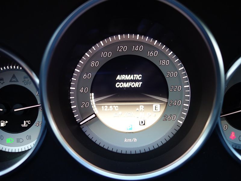 Mercedes-Benz CLS (2012) 350D*4M*AMG*195KW*TOP-VÝB*CZ!! - fotka 34 z 48