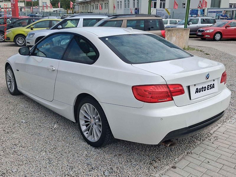 BMW Řada 3 (2013) 2.0d 320d xDrive, AT, xenon - fotka 6 z 21