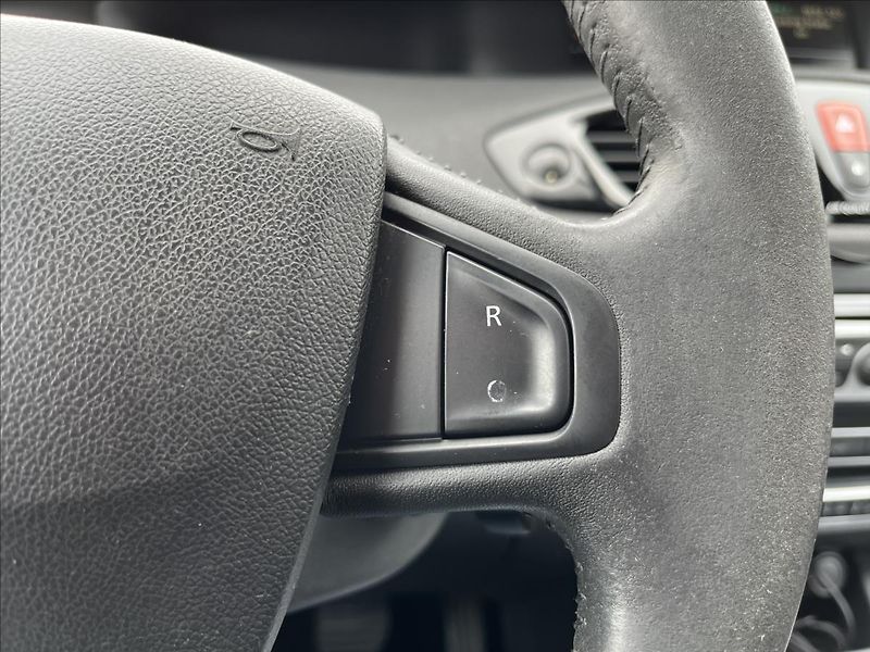 Renault Scénic 2,0 dCi 118KW KLIMA ALU ČR STK - fotka 21 z 33
