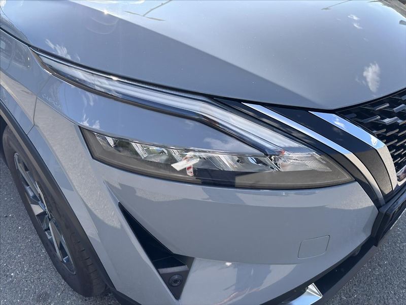 Nissan Qashqai 1,3 i AT N-Connecta - fotka 37 z 43